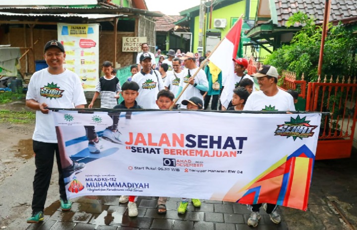 Warga kampung Basen turut memeriahkan jalan sehat PRM Basen
